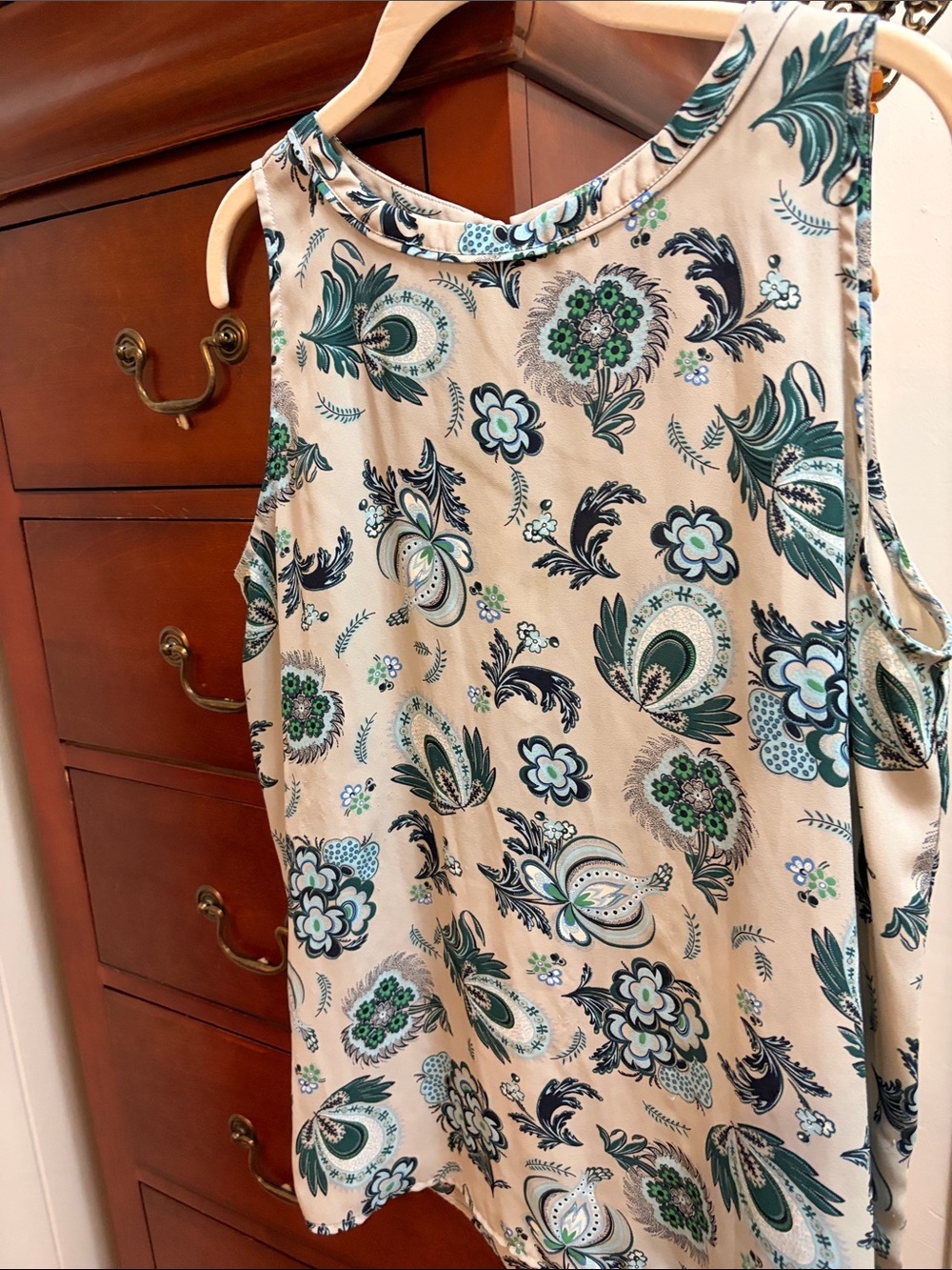 LOFT Cream Paisley Floral Sleeveless Shell Top